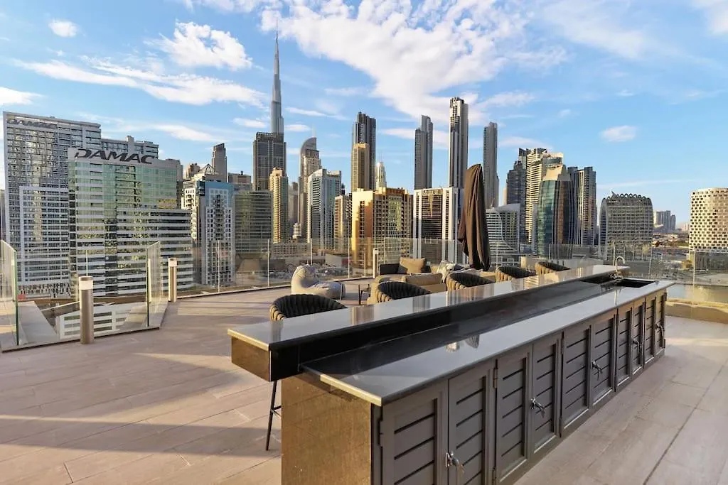 Waves - Stylish 13Th-Floor Studio With Top-Notch Amenities Dubai Apartment
