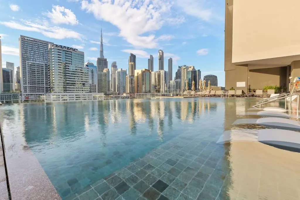 Waves - Stylish 13Th-Floor Studio With Top-Notch Amenities Dubai Apartment