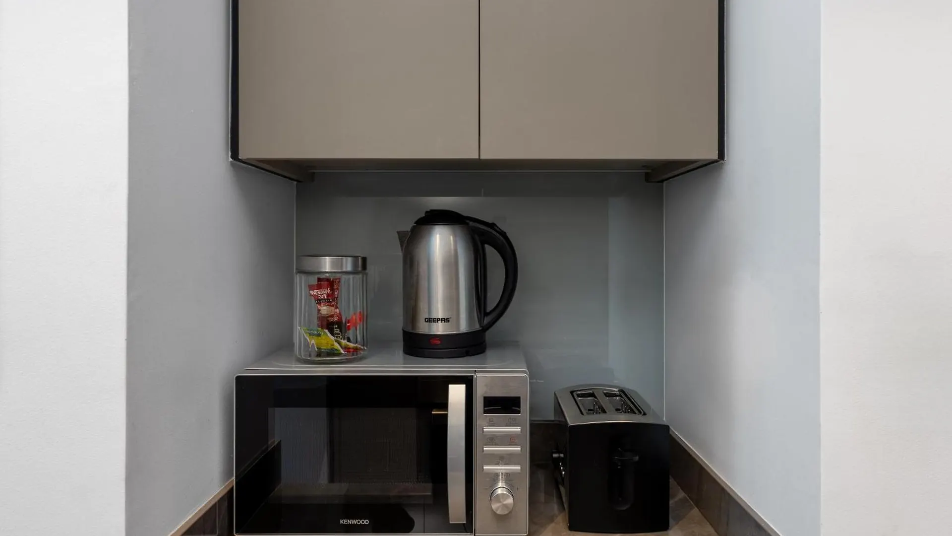 Waves - Stylish 13Th-Floor Studio With Top-Notch Amenities Dubai Apartment