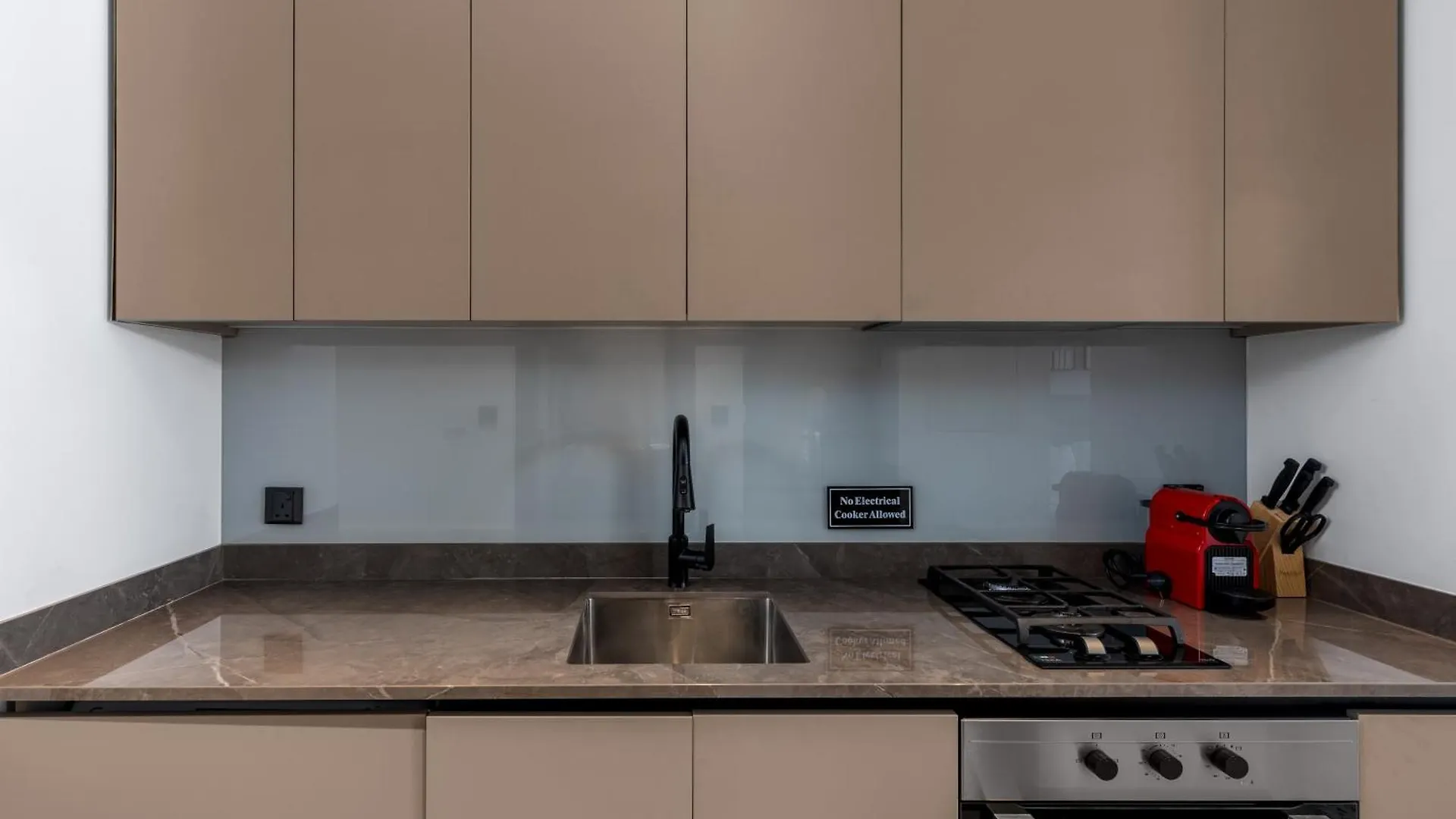 Apartment Waves - Stylish 13Th-Floor Studio With Top-Notch Amenities Dubai United Arab Emirates